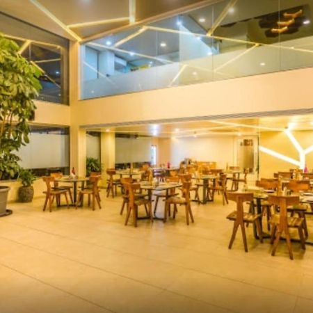 Elite Boutique Hotel Satara Bagian luar foto