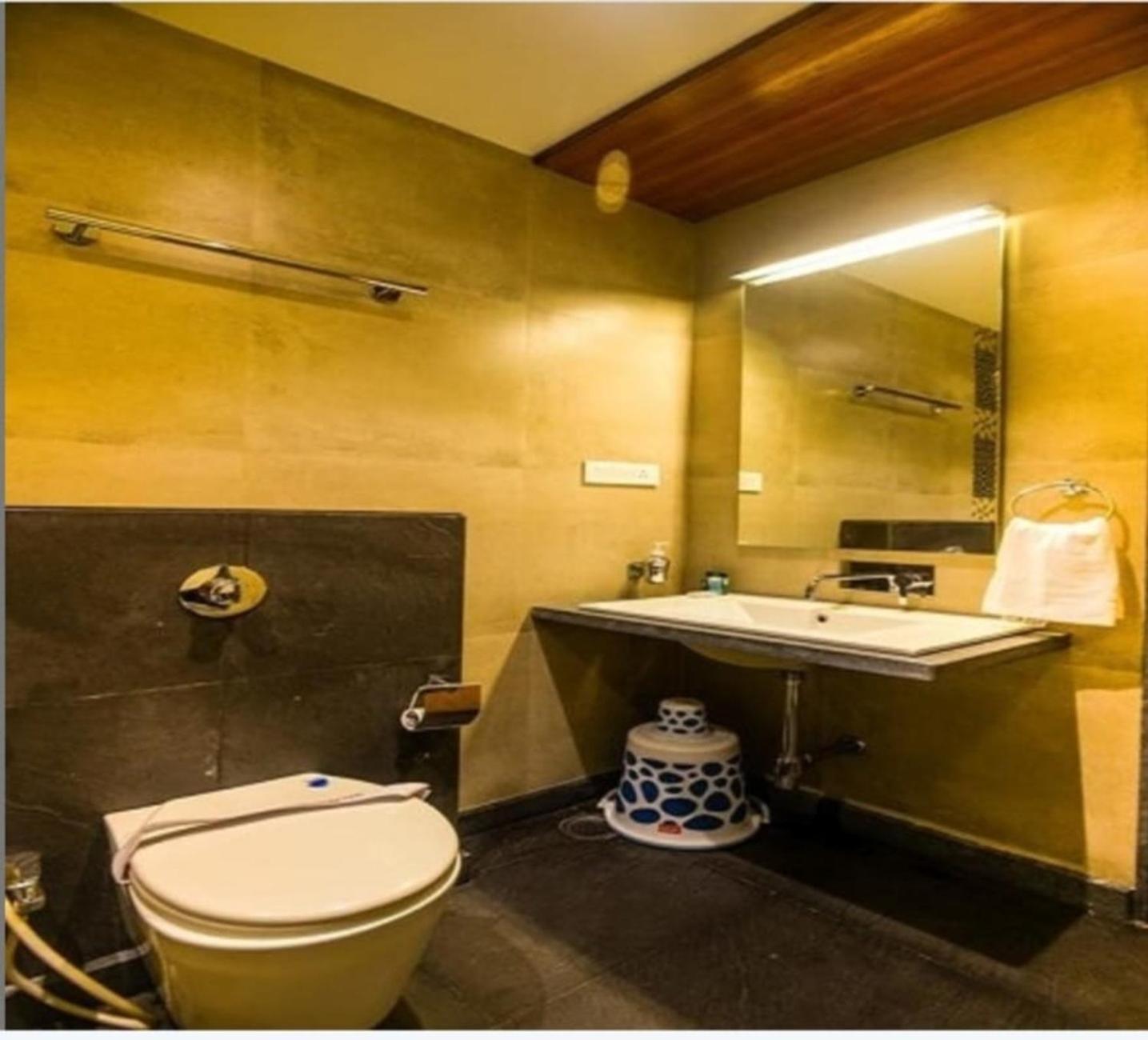Elite Boutique Hotel Satara Bagian luar foto