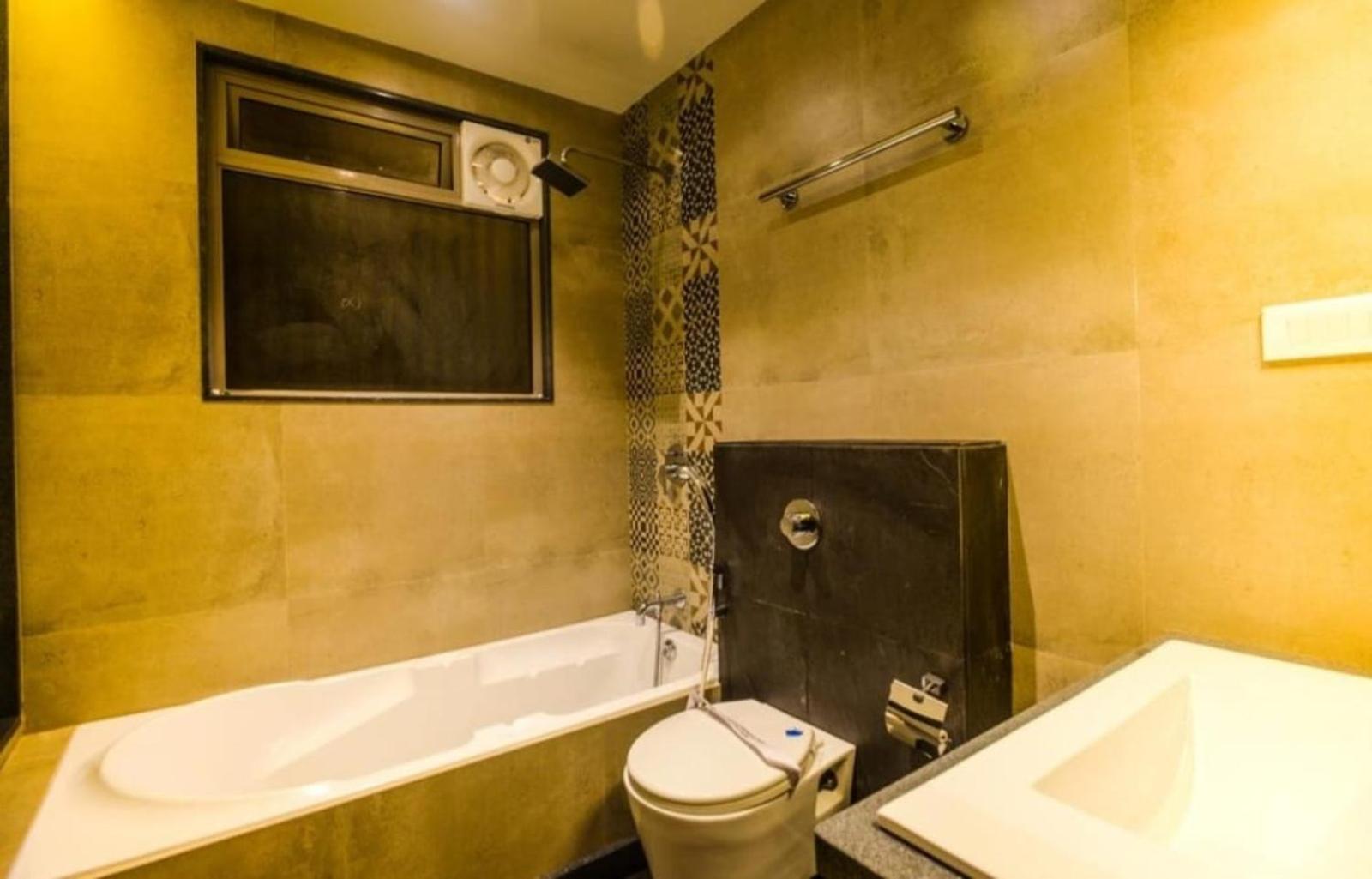 Elite Boutique Hotel Satara Bagian luar foto