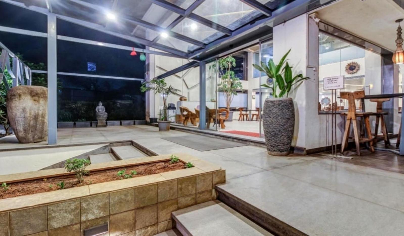 Elite Boutique Hotel Satara Bagian luar foto