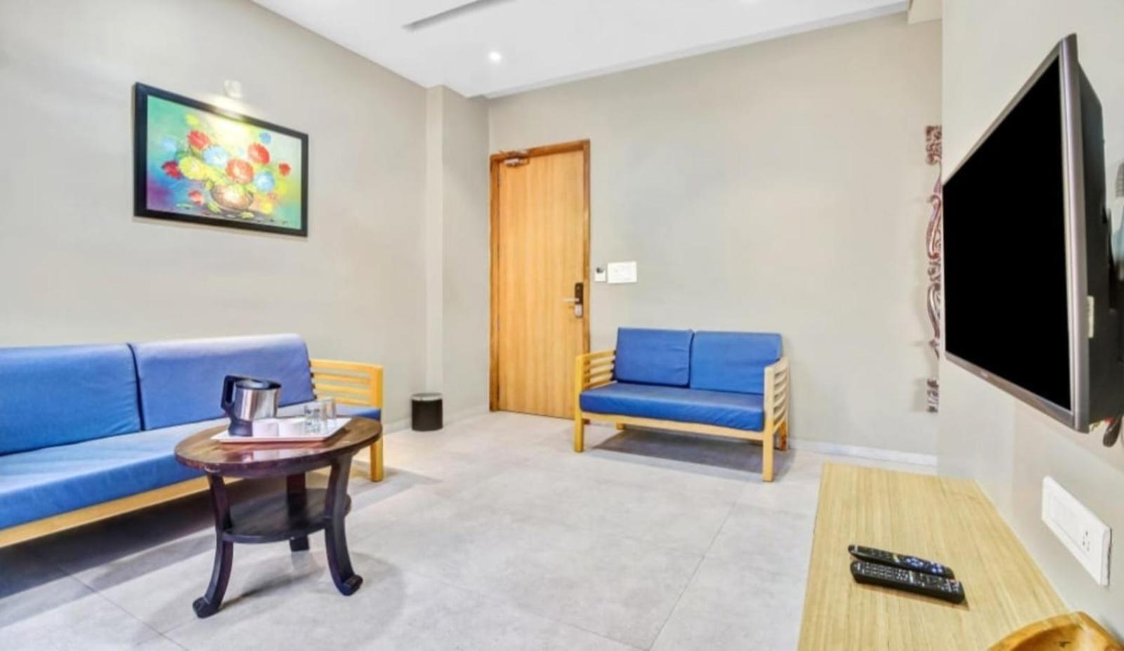 Elite Boutique Hotel Satara Bagian luar foto